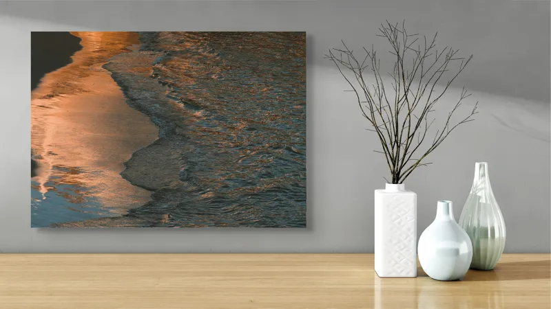Tablou Canvas, "Reflexii ale amurgului pe mare", Apus, Reflexii, Valuri, Textură, Lumină, Mal, Apă, Calm., 70 x 50 cm – poza 3