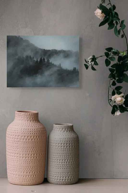 Tablou Canvas, "Misterul pădurii în ceață albăstruie", Cețuri, Melancolie, Taină, Înălțimi, Umbre, Serenitate, Natură, Mister, Pădure, Liniște, 54 x 39 cm – poza 8