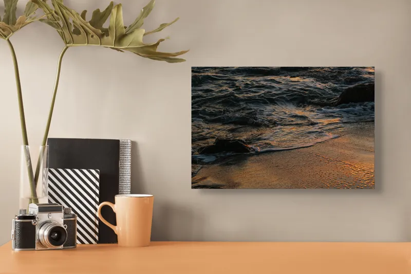 Tablou Canvas, "Valurile mării la apusul soarelui", Valuri, Apus, Nisip, Reflecții, Liniște, Natură, Ocean, 39 x 26 cm – poza 3