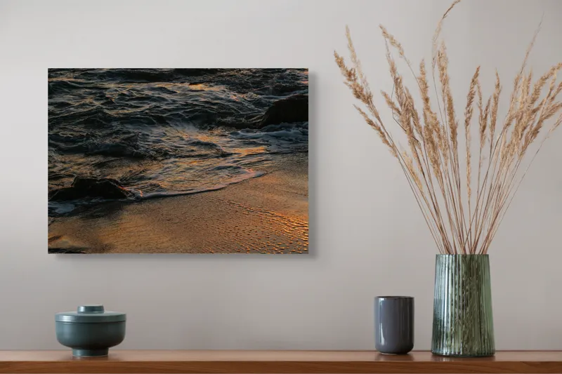 Tablou Canvas, "Valurile mării la apusul soarelui", Valuri, Apus, Nisip, Reflecții, Liniște, Natură, Ocean, 54 x 39 cm – poza 4