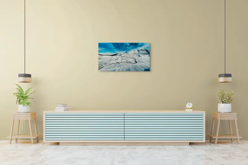 Tablou Canvas, "Iarna pe căi serpentine sub cer senin", Alb, Întindere, Munte, Cer, Nor, Drum, Zăpadă, Pitoresc, Liniște, Înghețat, 90 x 50 cm – poza 5