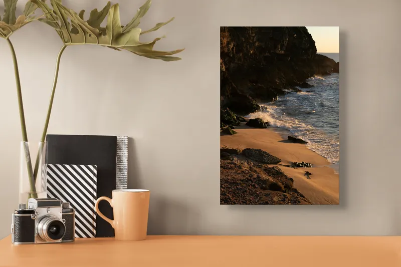 Tablou Canvas, "Apus peste țărmul stâncos al mării", Plajă, Apus, Valuri, Stânci, Nisip, Ocean, Lumină, Relaxare, 26 x 39 cm – poza 3