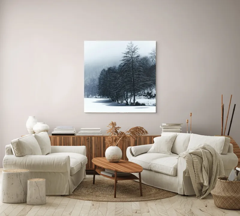 Tablou Canvas, "Copaci înghețați pe malul lacului", Iarnă, Pădure, Zăpadă, Liniște, Apă Înghețată, Copaci, Norii, Peisaj, Umbre, Frig, 100 x 100 cm – poza 3