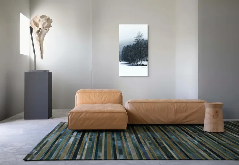 Tablou Canvas, "Copaci înghețați pe malul lacului", Iarnă, Pădure, Zăpadă, Liniște, Apă Înghețată, Copaci, Norii, Peisaj, Umbre, Frig, 50 x 90 cm – poza 5