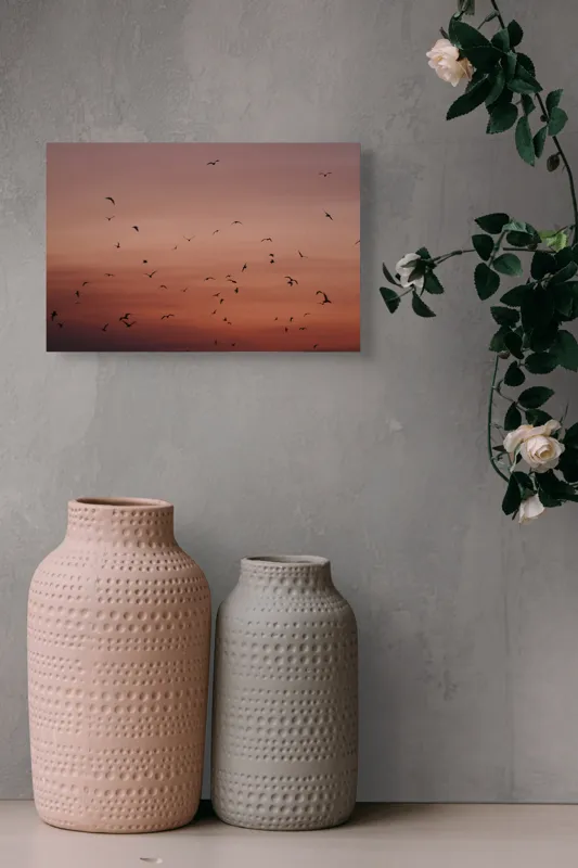Tablou Canvas, "Dansul păsărilor la asfințit", Cer, Păsări, Apus, Siluete, Zbor, Răgaz, Roșu, Infinit, Liniște, Întuneric, Orizont, Serenitate, Frumusețe, Armonie, Libertate, 39 x 26 cm – poza 4