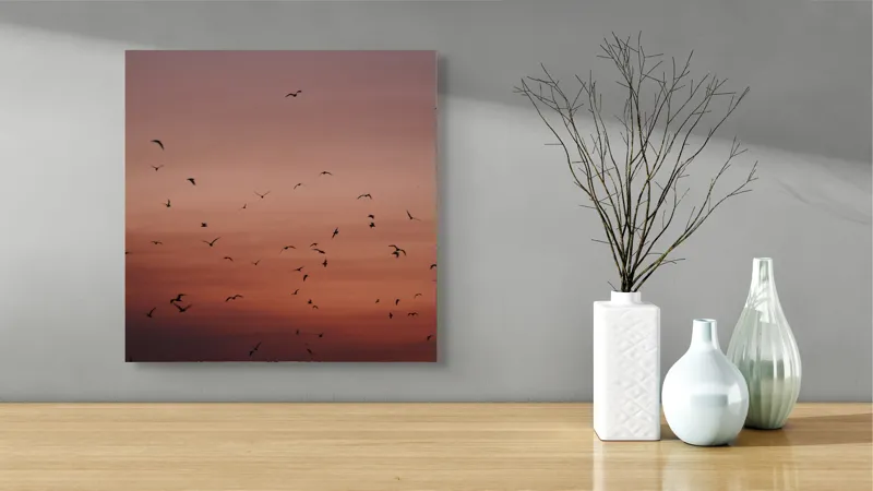 Tablou Canvas, "Dansul păsărilor la asfințit", Cer, Păsări, Apus, Siluete, Zbor, Răgaz, Roșu, Infinit, Liniște, Întuneric, Orizont, Serenitate, Frumusețe, Armonie, Libertate, 50 x 50 cm – poza 3
