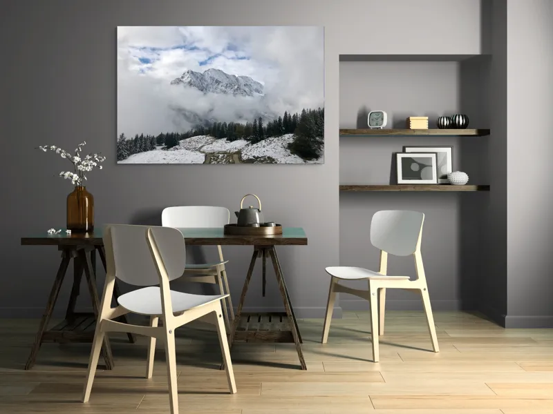 Tablou Canvas, "Vârful înghețat printre nori albi", Nori, Munți, Zăpadă, Pini, Cărare, Peisaj, Cer, Albastru, Frig, Natură, 150 x 100 cm – poza 5