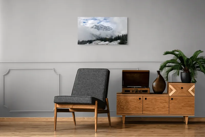 Tablou Canvas, "Vârful înghețat printre nori albi", Nori, Munți, Zăpadă, Pini, Cărare, Peisaj, Cer, Albastru, Frig, Natură, 90 x 50 cm – poza 6