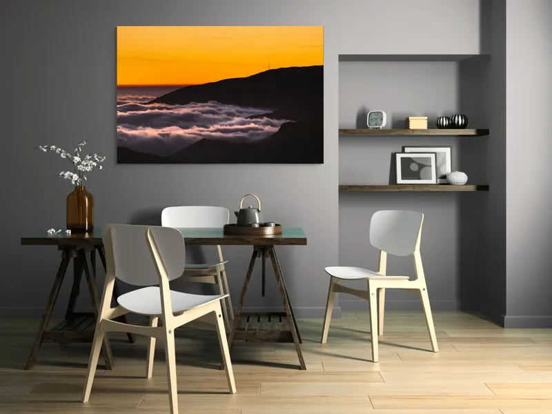 Tablou Canvas, "Marea de nori sub cerul portocaliu", Cer, Nori, Apus, Siluetă, Calm, Munți, 150 x 100 cm – poza 5