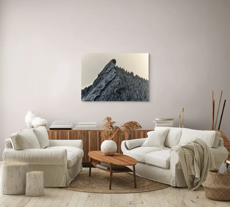 Tablou Canvas, "Piatra înghețată sub cerul noros", Rocă, Zăpadă, Pădure, Cer, Iarnă, 100 x 70 cm – poza 3