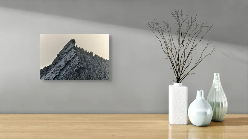 Tablou Canvas, "Piatra înghețată sub cerul noros", Rocă, Zăpadă, Pădure, Cer, Iarnă, 39 x 26 cm – poza 8