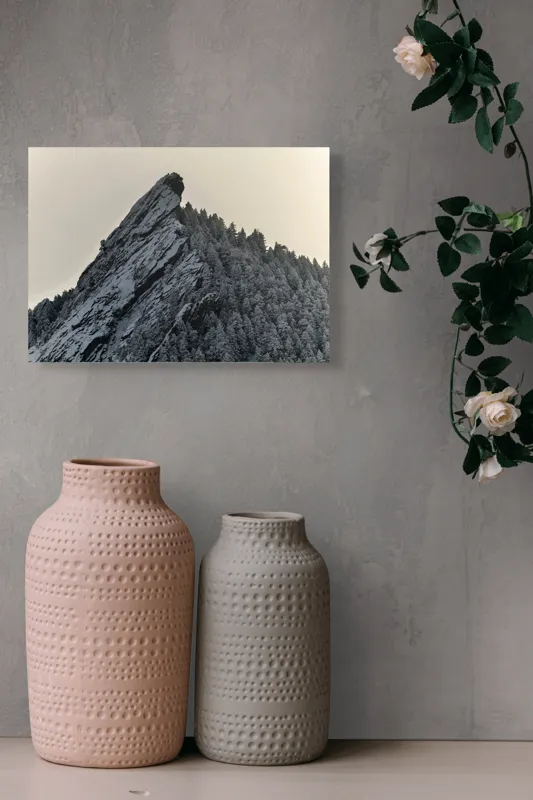 Tablou Canvas, "Piatra înghețată sub cerul noros", Rocă, Zăpadă, Pădure, Cer, Iarnă, 54 x 39 cm – poza 8