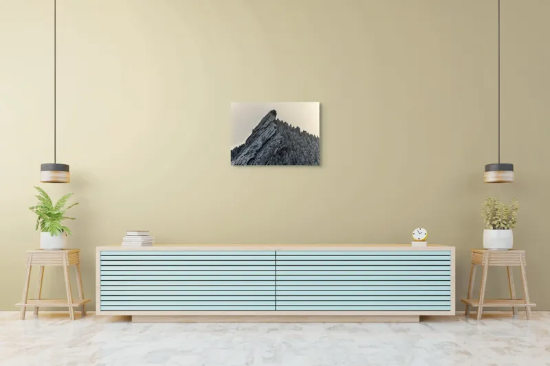 Tablou Canvas, "Piatra înghețată sub cerul noros", Rocă, Zăpadă, Pădure, Cer, Iarnă, 70 x 50 cm – poza 7
