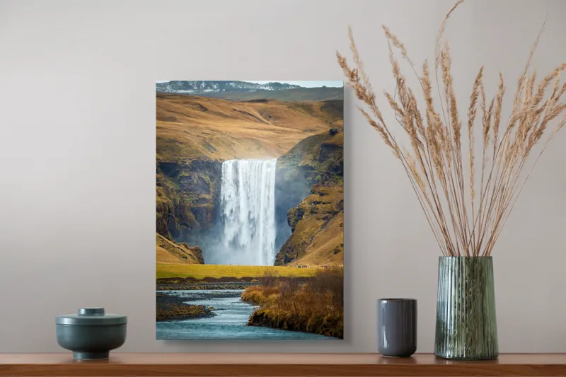 Tablou Canvas, "Cascada în mijlocul naturii sălbatice", Cascadă, Spectaculoasă, Natura, Sălbatic, Peisaj, Apă, Munți, Valuri, Râu, Înălțime, Verdeață, 39 x 54 cm – poza 3