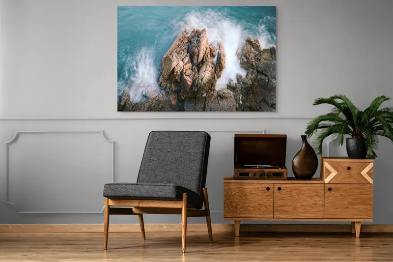 Tablou Canvas, "Valuri lovind stâncile aspre ale mării", Valuri, Stânci, Spumă, Ocean, Natură, Putere, Mișcare, Contrast, Textură, Răgaz., 150 x 100 cm – poza 8