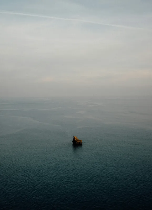 Tablou Canvas, "Un colț singuratic în nemărginire marină", Calm, Vast, Serene, Solitary, Tranquil, Endless, 39 x 54 cm – poza 2
