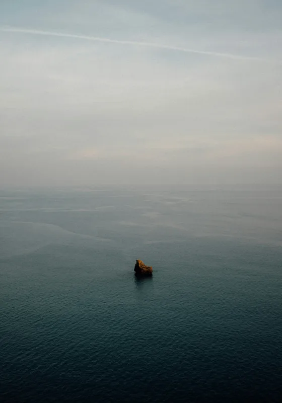 Tablou Canvas, "Un colț singuratic în nemărginire marină", Calm, Vast, Serene, Solitary, Tranquil, Endless, 70 x 100 cm – poza 2