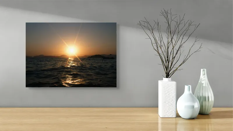 Tablou Canvas, "Apus liniștit peste oceanul îndepărtat", Soare, Apus, Ocean, Valuri, Siluetă, Lumină, Cer, Reflexii, Liniște, Peisaj, 54 x 39 cm – poza 3