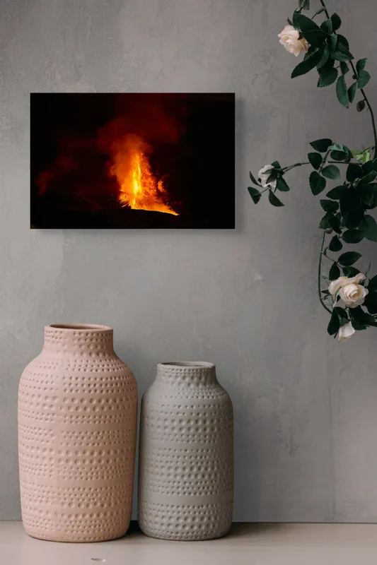 Tablou Canvas, "Erupția vulcanului în noapte misterioasă", Foc, Erupție, Lumină, Noapte, Căldură, Natură, Spectacol, Energie, Intensitate, Forță, 39 x 26 cm – poza 4