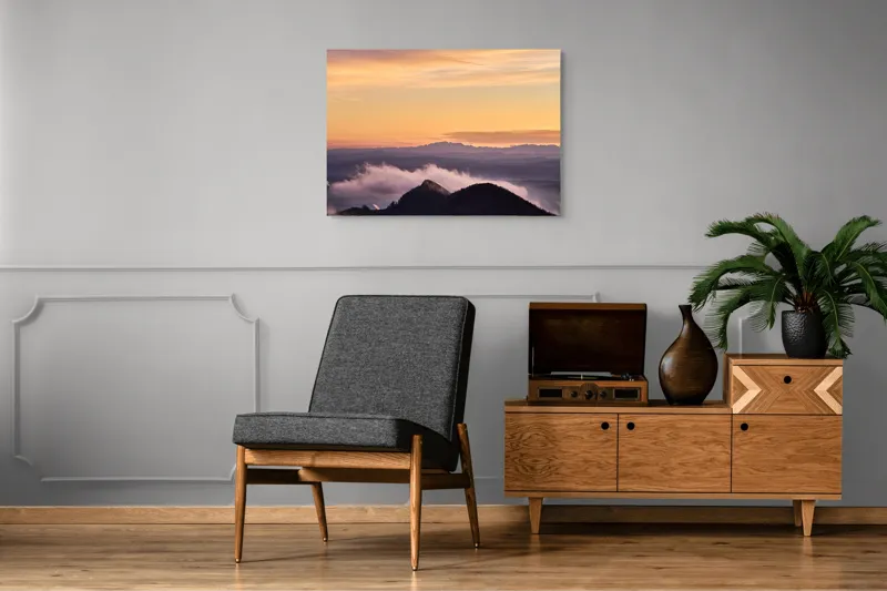 Tablou Canvas, "Cer senin la asfințit peste munți", Cer, Nori, Munți, Apus, Lumină, Peisaj, Siluetă, Calm, Natură, Vedere., 100 x 70 cm – poza 8
