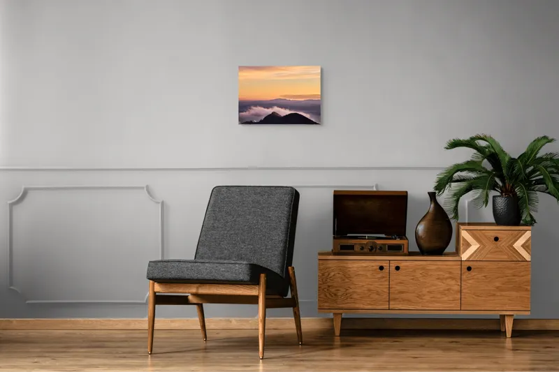 Tablou Canvas, "Cer senin la asfințit peste munți", Cer, Nori, Munți, Apus, Lumină, Peisaj, Siluetă, Calm, Natură, Vedere., 54 x 39 cm – poza 7