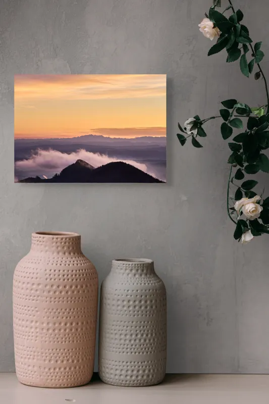 Tablou Canvas, "Cer senin la asfințit peste munți", Cer, Nori, Munți, Apus, Lumină, Peisaj, Siluetă, Calm, Natură, Vedere., 54 x 39 cm – poza 8