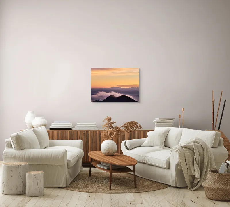Tablou Canvas, "Cer senin la asfințit peste munți", Cer, Nori, Munți, Apus, Lumină, Peisaj, Siluetă, Calm, Natură, Vedere., 70 x 50 cm – poza 6