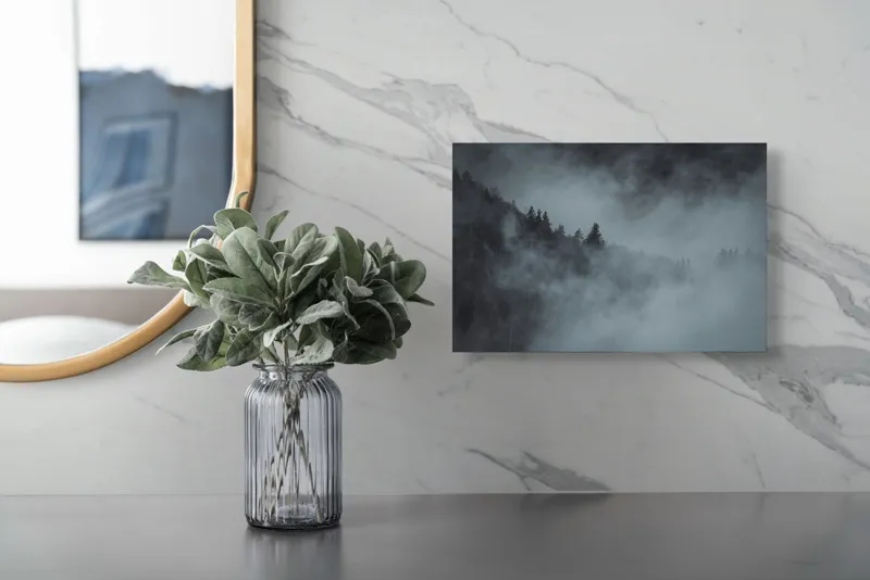 Tablou Canvas, "Pădurea cufundată în ceață albăstruie", Ceață, Pădure, Mister, Tăcere, Umbre, Întuneric, Liniște, Vârfuri, Melancolie, Natură, 39 x 26 cm – poza 5