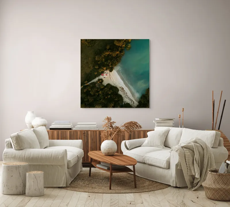 Tablou Canvas, "Tărâm de vis la marginea apei", Plajă, Apă, Verdeață, Copaci, Vedere, Aerială, Peisaj, Nisip, Natură, Tranquilitate, 100 x 100 cm – poza 3