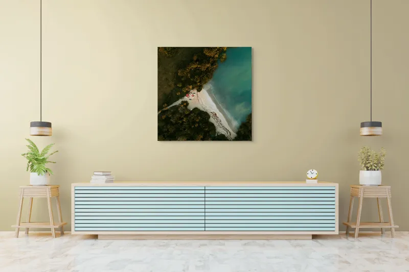 Tablou Canvas, "Tărâm de vis la marginea apei", Plajă, Apă, Verdeață, Copaci, Vedere, Aerială, Peisaj, Nisip, Natură, Tranquilitate, 100 x 100 cm – poza 5