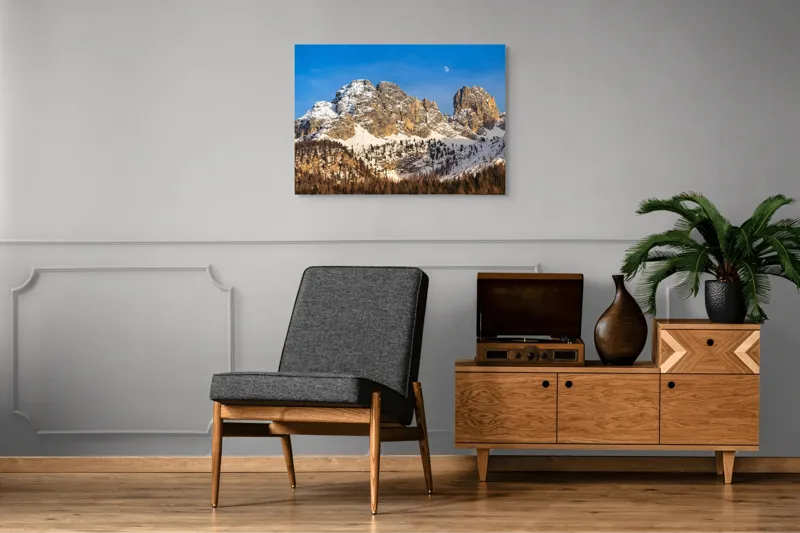 Tablou Canvas, "Luna se ridică peste munți", Munți, Zăpadă, Pădure, Cer, Lună, Stânci, 100 x 70 cm – poza 8