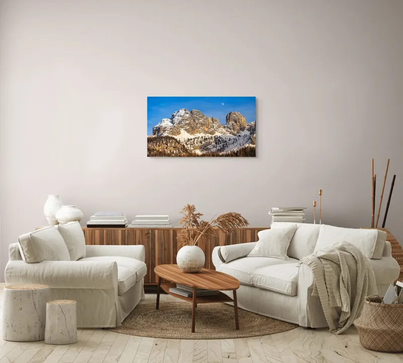 Tablou Canvas, "Luna se ridică peste munți", Munți, Zăpadă, Pădure, Cer, Lună, Stânci, 90 x 50 cm – poza 4