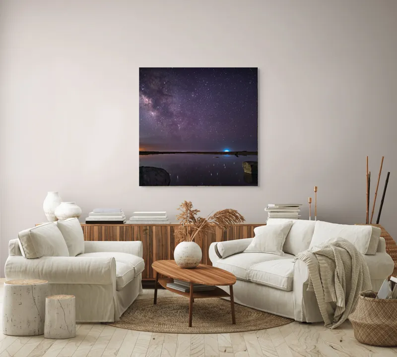 Tablou Canvas, "Calea Lactee deasupra oceanului liniștit", Stele, Reflecție, Cer, Noapte, Lumină, Ocean, Roci, Orizont, 100 x 100 cm – poza 3