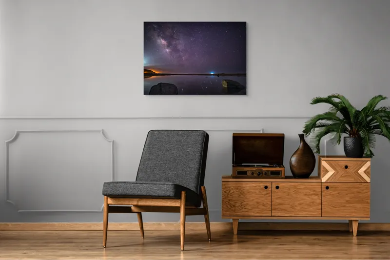 Tablou Canvas, "Calea Lactee deasupra oceanului liniștit", Stele, Reflecție, Cer, Noapte, Lumină, Ocean, Roci, Orizont, 100 x 70 cm – poza 8