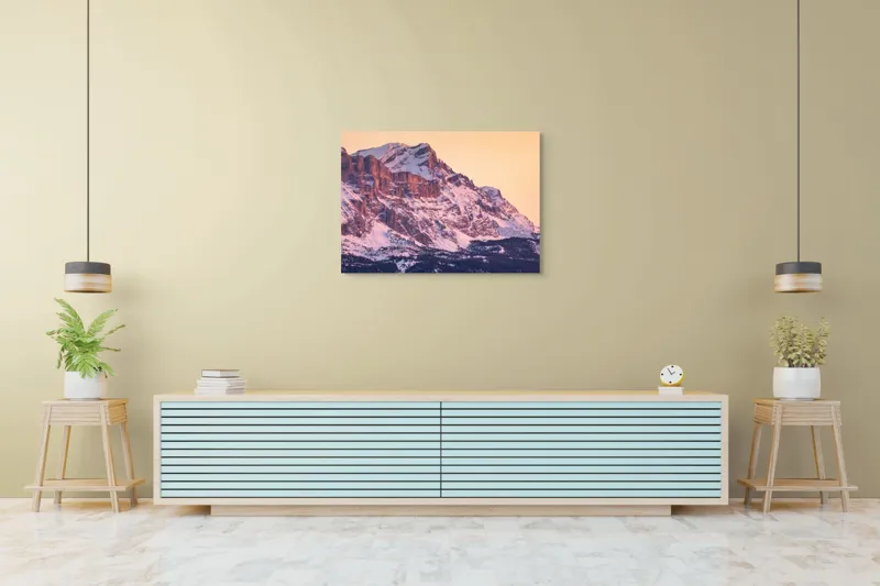 Tablou Canvas, "Aurora peste munții îmbrăcați în zăpadă", Măreție, Strălucire, Răsărit, Vârfuri, Zăpadă, Pădure, Tranquilitate, Grație, 100 x 70 cm – poza 4