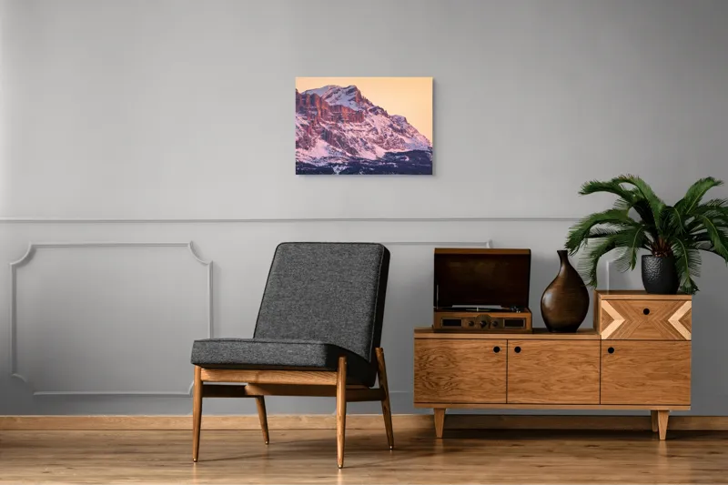 Tablou Canvas, "Aurora peste munții îmbrăcați în zăpadă", Măreție, Strălucire, Răsărit, Vârfuri, Zăpadă, Pădure, Tranquilitate, Grație, 70 x 50 cm – poza 4