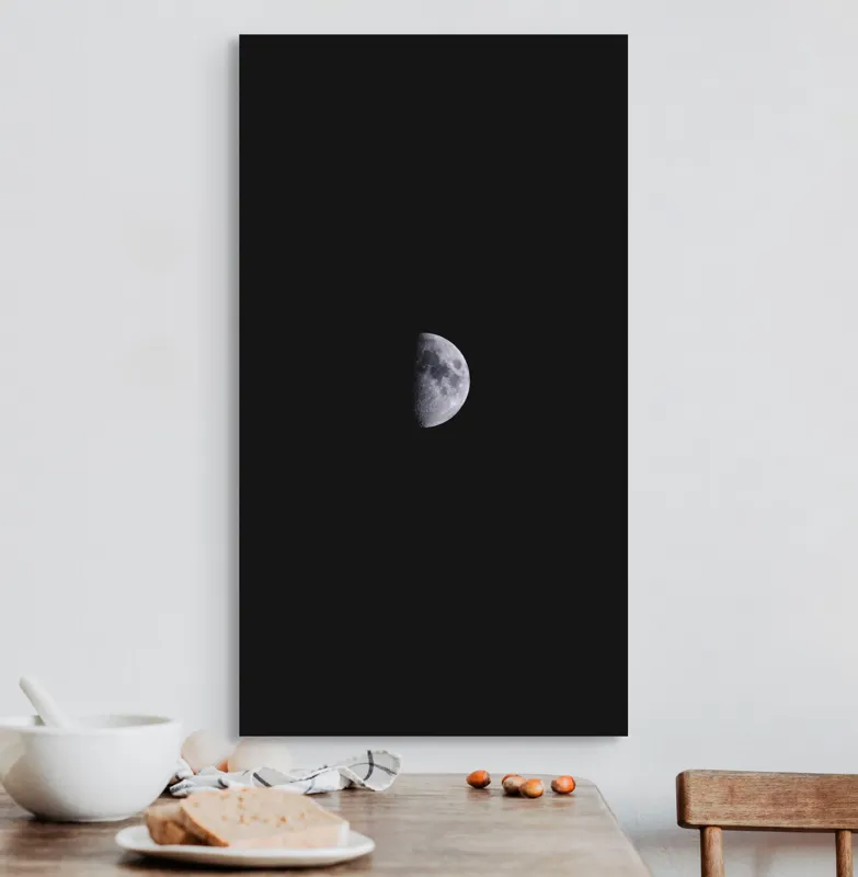 Tablou Canvas, "Luna în îmbrățișarea întunericului", Lună, Întuneric, Jumătate, Noapte, Mister, Răceală, Spațiu, 50 x 90 cm – poza 3