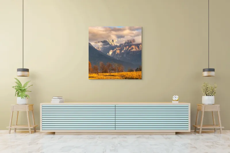 Tablou Canvas, "Misterul norilor peste munți aurii", Nor, Munți, Copaci, Toamnă, Peisaj, Câmpie, Cer, Apus, Lumină, Umbre, 100 x 100 cm – poza 5