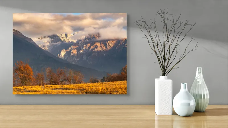 Tablou Canvas, "Misterul norilor peste munți aurii", Nor, Munți, Copaci, Toamnă, Peisaj, Câmpie, Cer, Apus, Lumină, Umbre, 70 x 50 cm – poza 3