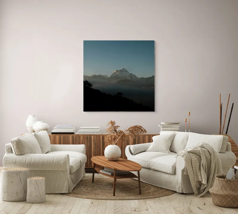 Tablou Canvas, "Lumina dimineții pe vârfuri alpine", Majestuos, Întunecat, Pitoresc, Imens, Tranquil, Rece, Impunător, Serafic, Solitar, 100 x 100 cm – poza 3