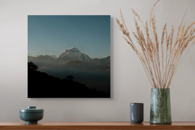 Tablou Canvas, "Lumina dimineții pe vârfuri alpine", Majestuos, Întunecat, Pitoresc, Imens, Tranquil, Rece, Impunător, Serafic, Solitar, 50 x 50 cm – poza 4