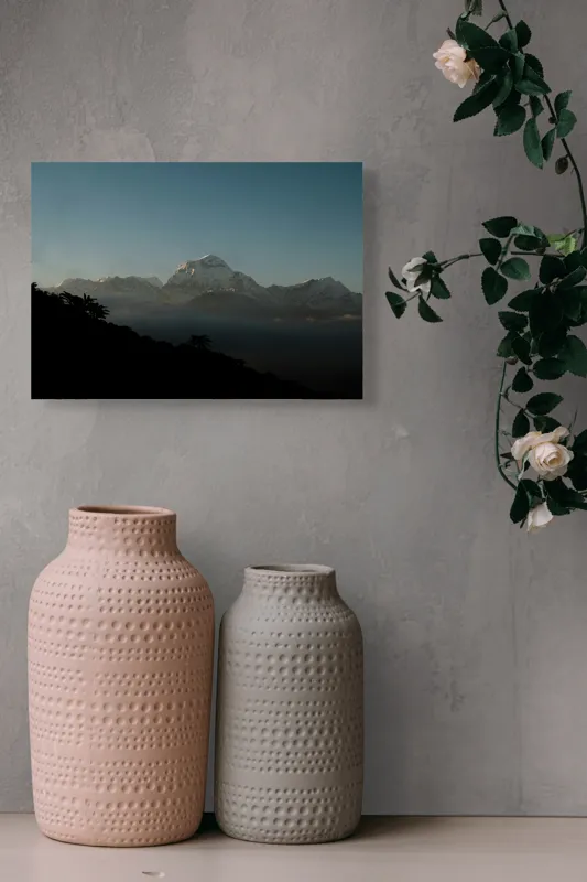 Tablou Canvas, "Lumina dimineții pe vârfuri alpine", Majestuos, Întunecat, Pitoresc, Imens, Tranquil, Rece, Impunător, Serafic, Solitar, 54 x 39 cm – poza 8