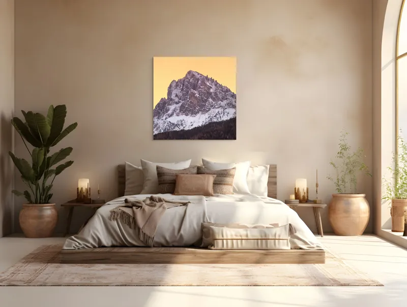 Tablou Canvas, "Vârfuri de munte sub cerul auriu", Munte, Zăpadă, Apus, Cer, Stâncă, Pădure, Siluetă, 100 x 100 cm – poza 4