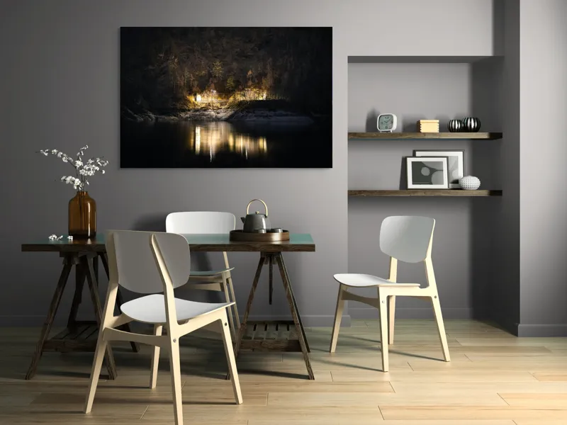 Tablou Canvas, "Lumini nocturne pe malul lacului", Scenă, Noapte, Reflecție, Lumină, Natură, Pădure, Râu, Mister, Calm, Umbre, 150 x 100 cm – poza 5