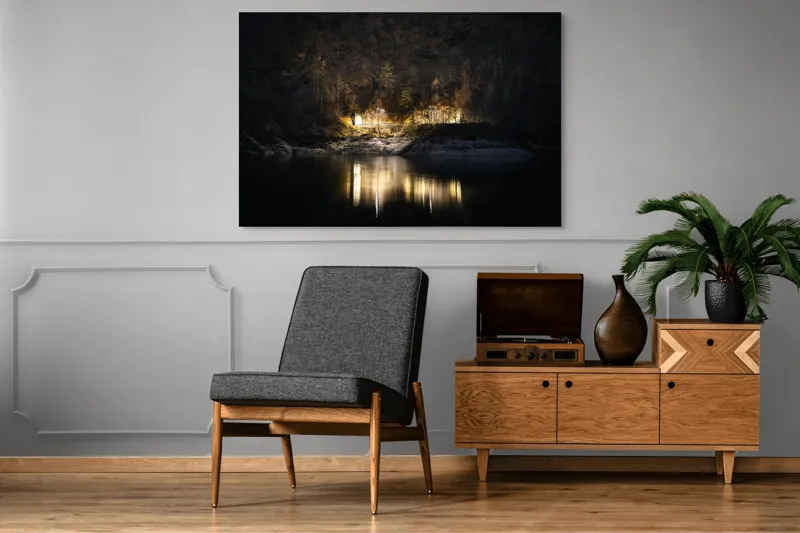 Tablou Canvas, "Lumini nocturne pe malul lacului", Scenă, Noapte, Reflecție, Lumină, Natură, Pădure, Râu, Mister, Calm, Umbre, 150 x 100 cm – poza 8