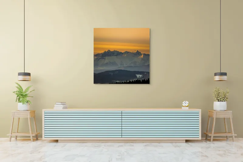 Tablou Canvas, "Zorii zilei peste munții înzăpeziți", Munți, Apus, Lumină, Zăpadă, Siluetă, Nor, Orizont, Peisaj, 100 x 100 cm – poza 5