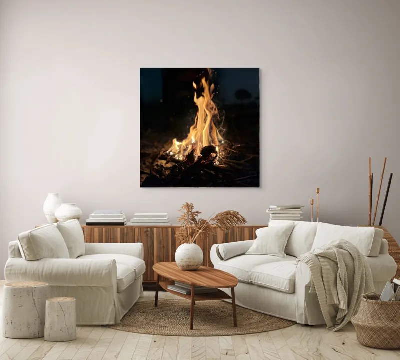 Tablou Canvas, "Focul dansând sub cerul nopții", Scânteie, Ardere, Lemne, Umbre, Intensitate, Strălucire, Foc, Căldură, Flăcări, Noapte, Natură, Energie, Mister, Relaxare., 100 x 100 cm – poza 3