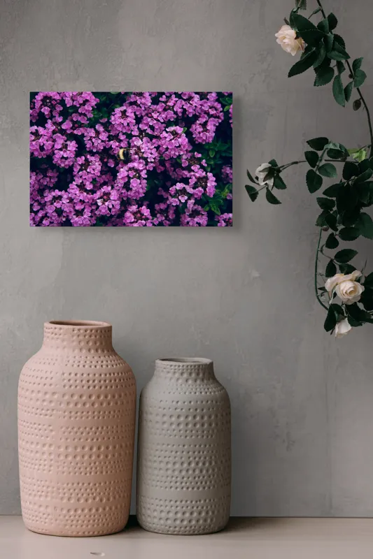 Tablou Canvas, "Albine printre florile de liliac", Flori, Mov, Albina, Natură, Delicat, Viu, Plante, Verdeață, 39 x 26 cm – poza 4