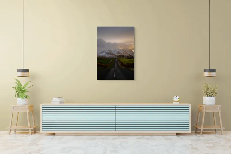 Tablou Canvas, "Drumul spre munții înzăpeziți", Drum, Munți, Cer, Nor, Apus, Zăpadă, Păsări, Câmpuri, Peisaj, Frumusețe., 70 x 100 cm – poza 5