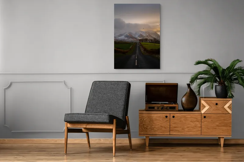Tablou Canvas, "Drumul spre munții înzăpeziți", Drum, Munți, Cer, Nor, Apus, Zăpadă, Păsări, Câmpuri, Peisaj, Frumusețe., 70 x 100 cm – poza 6